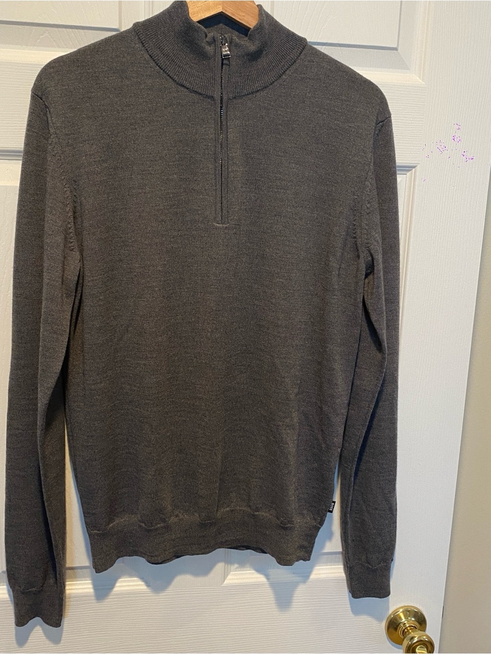 NWT BOSS Men’s 1/4 Zip Sweater – Medium – 100% Virgin Wool – Charcoal Gray